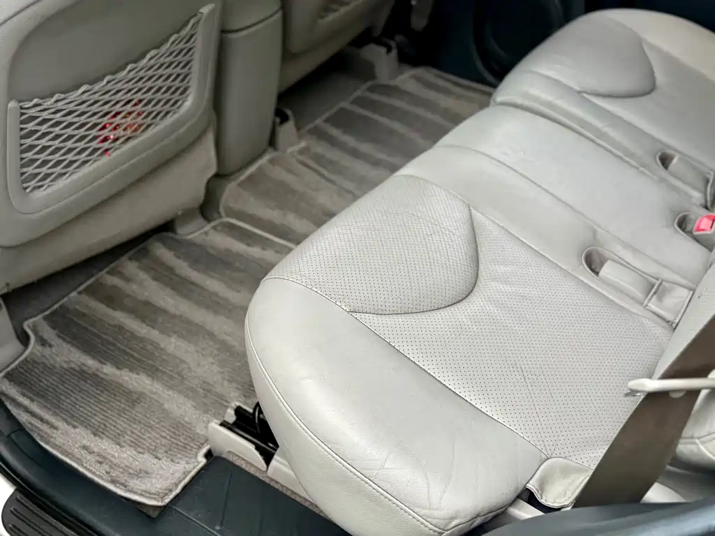 Toyota RAV4 2010 — фото 15