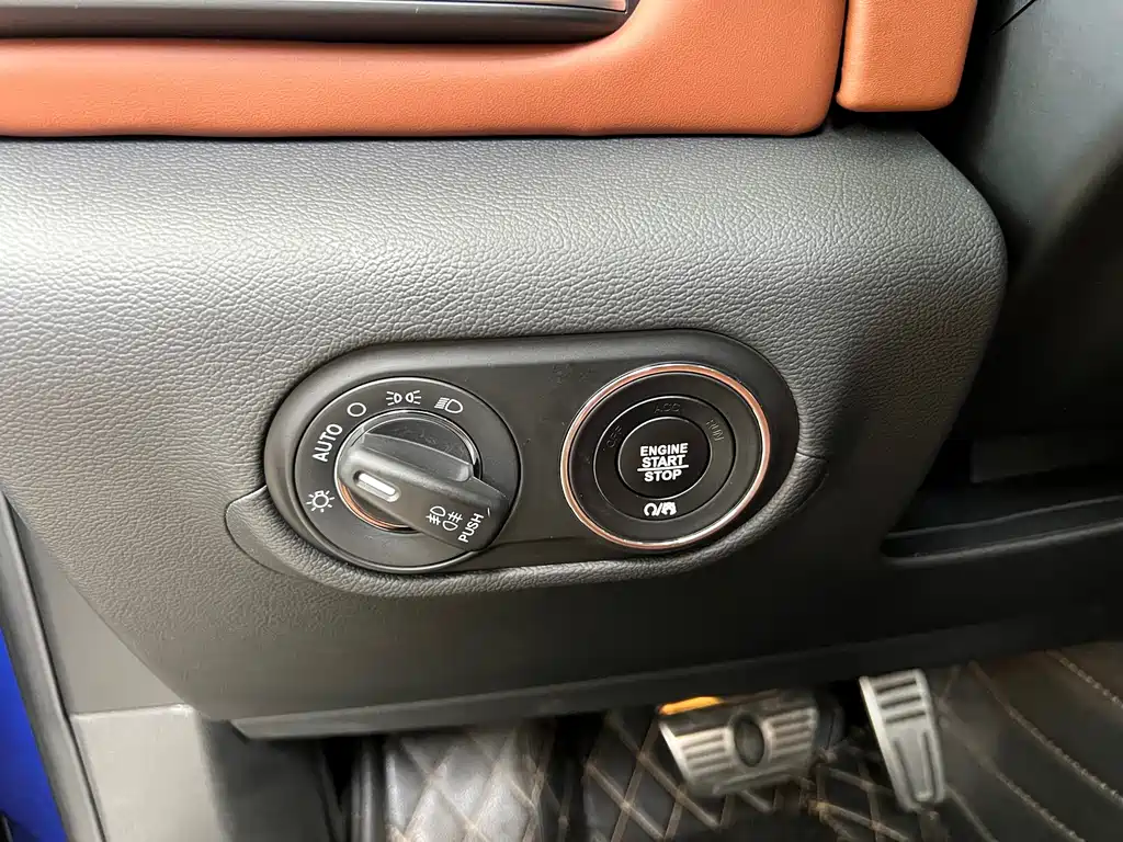 Maserati Levante 2020 — фото 11