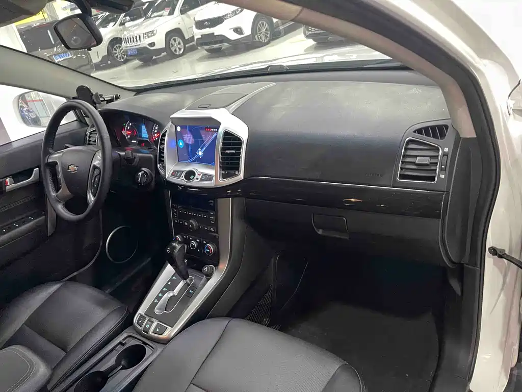Chevrolet Captiva 2017 — фото 14