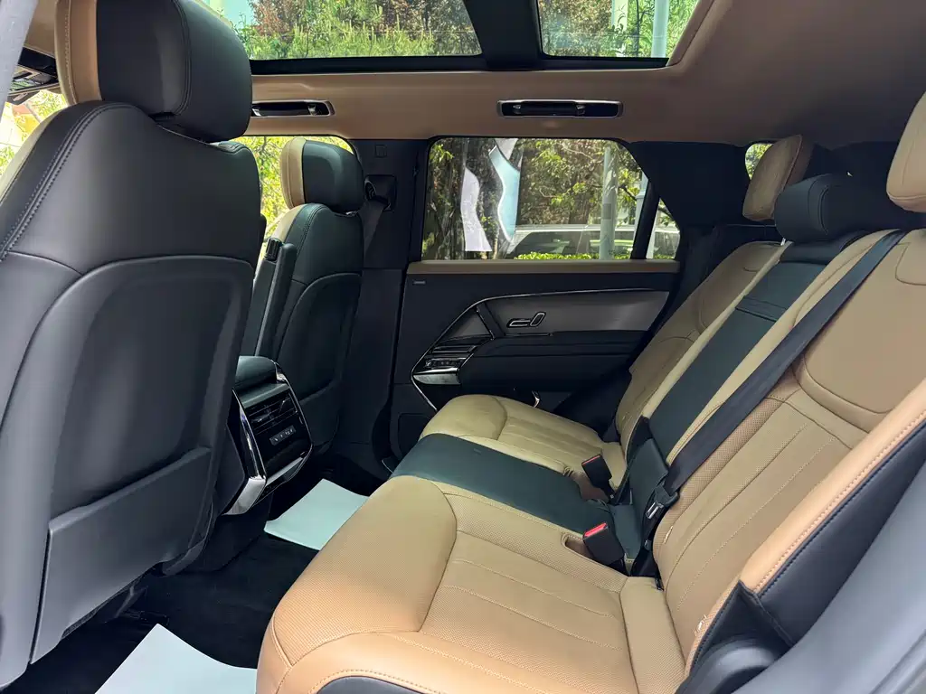 Land Rover Sport 2023 — фото 14