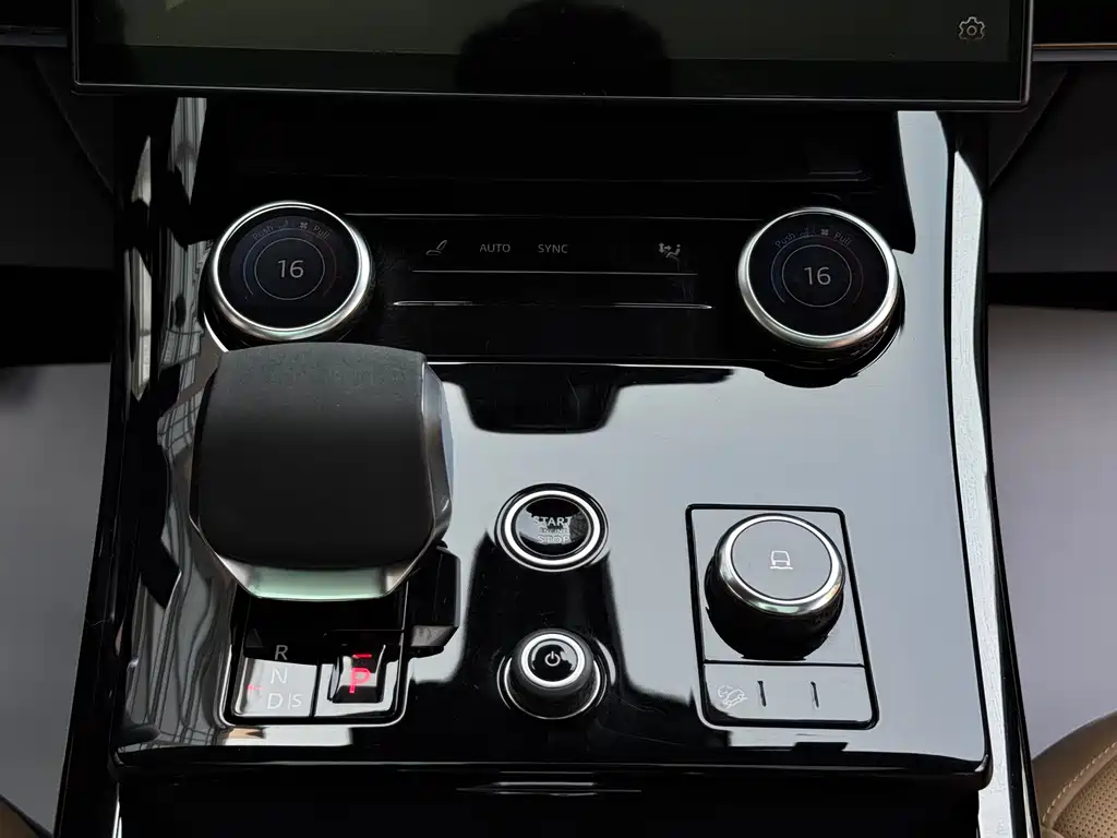 Land Rover Sport 2023 — фото 17