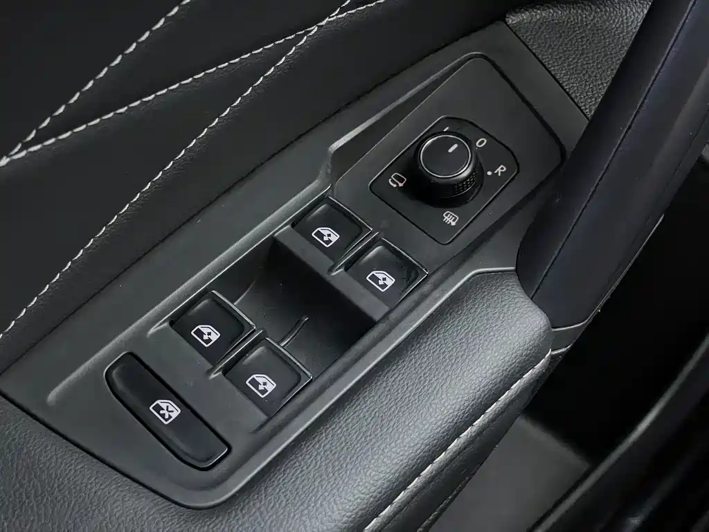 Volkswagen Tiguan L 2022 — фото 27
