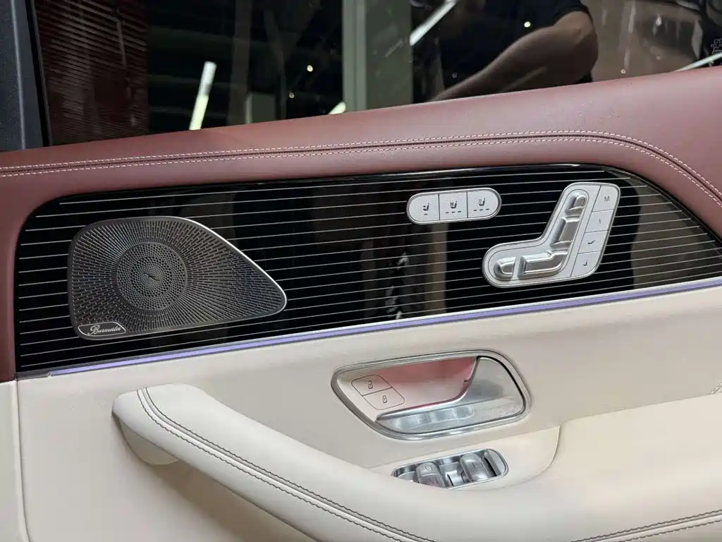 Mercedes-Benz Maybach GLS 2024 — фото 12