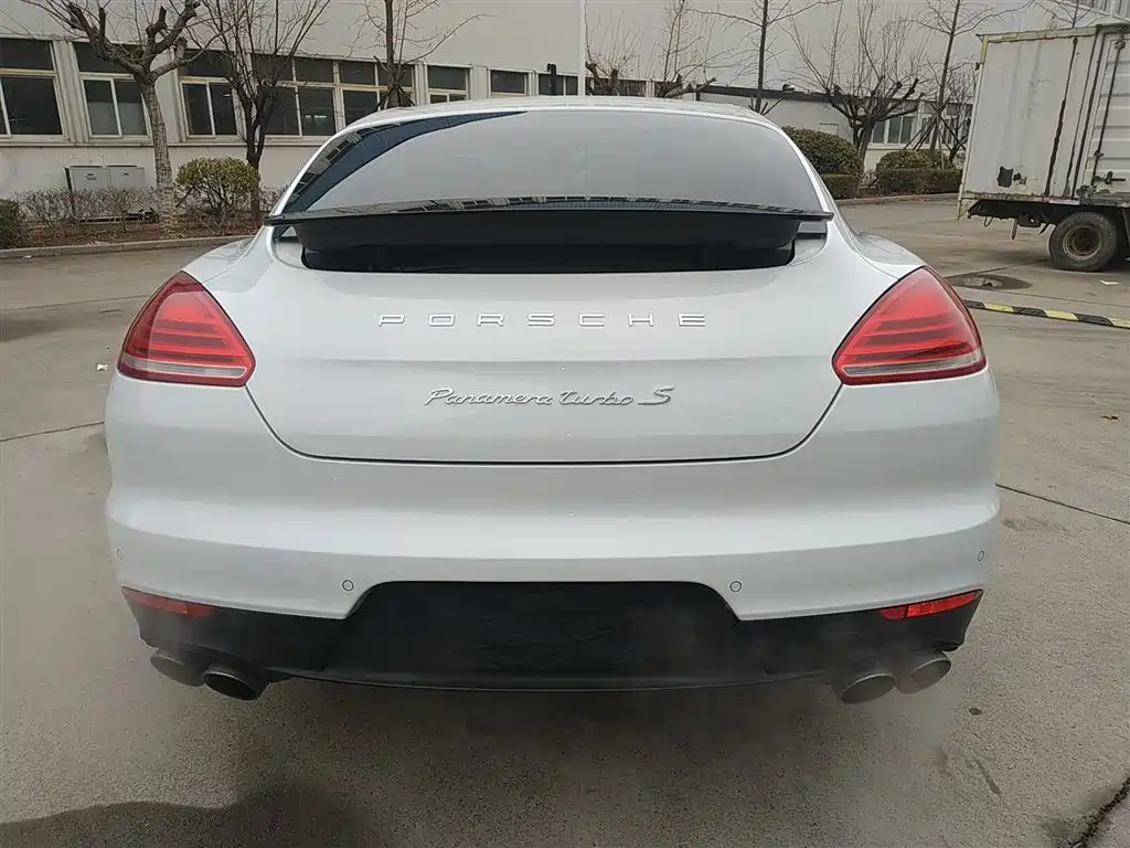 Porsche Panamera 2017 — фото 6