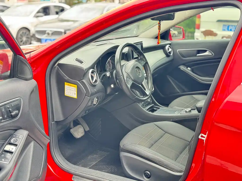 Mercedes-Benz GLA 2015 — фото 8