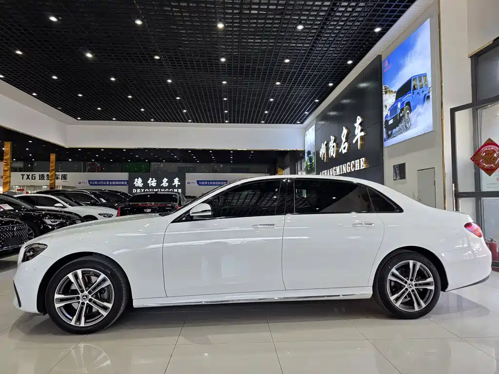 Mercedes-Benz E-Class 2022 — фото 5