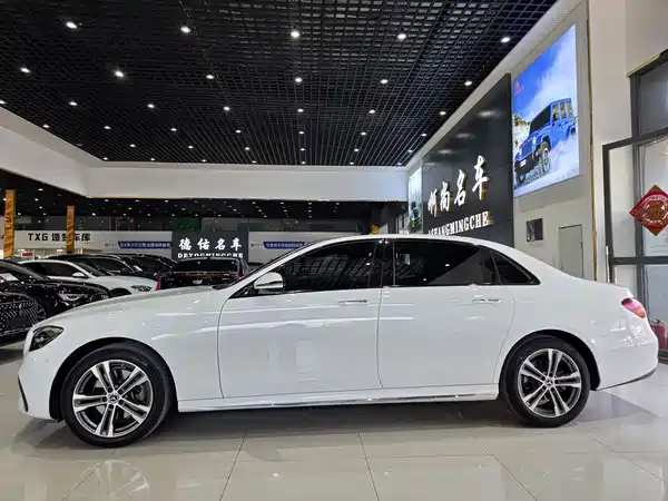 Mercedes-Benz E-Class 2022