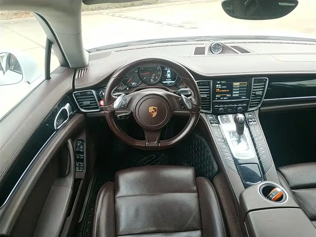 Porsche Panamera 2017 — фото 11