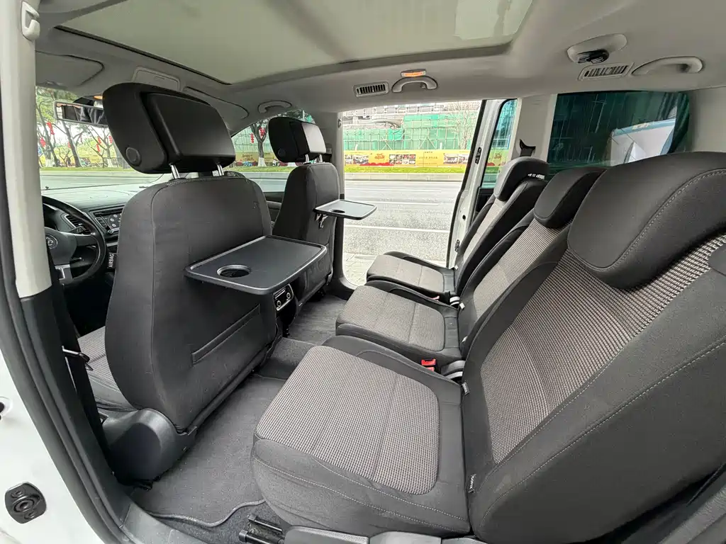 Volkswagen Sharan 2017 — фото 6