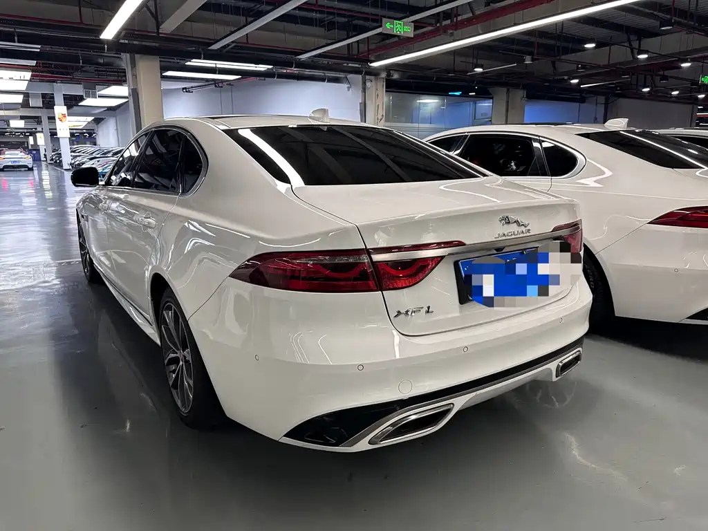 Jaguar XFL 2021 — фото 15