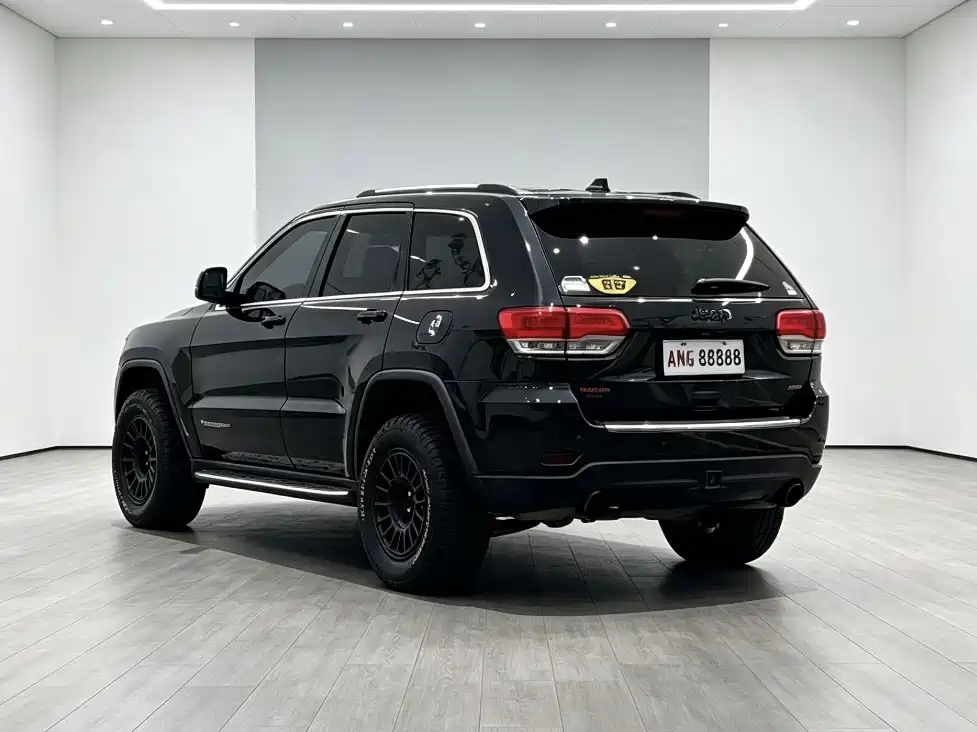 Jeep Grand Cherokee 2016 — фото 7