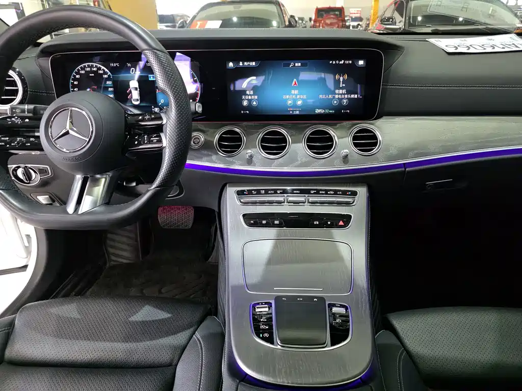Mercedes-Benz E-Class 2022 — фото 11