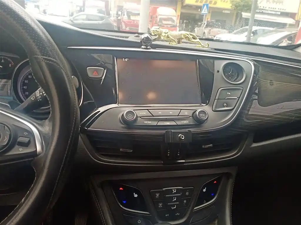 Buick Envision Plus 2018 — фото 10