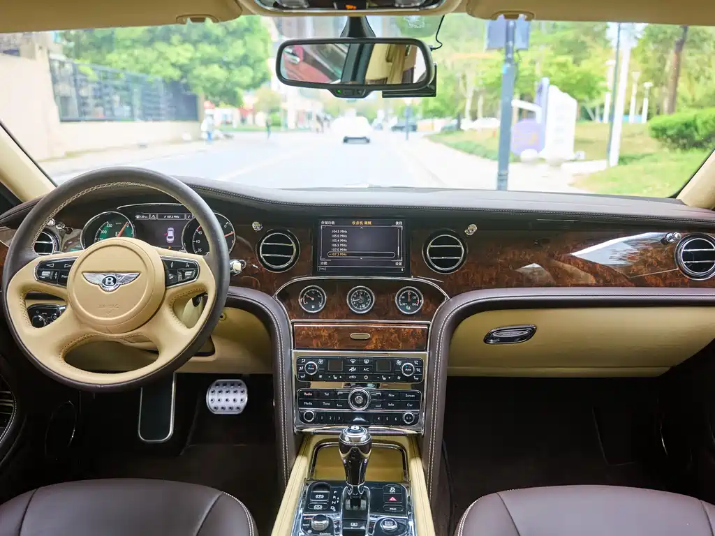 Bentley Mulsanne 2013 — фото 12