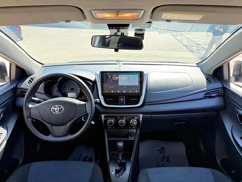 Toyota Yaris L 2018 — фото 8