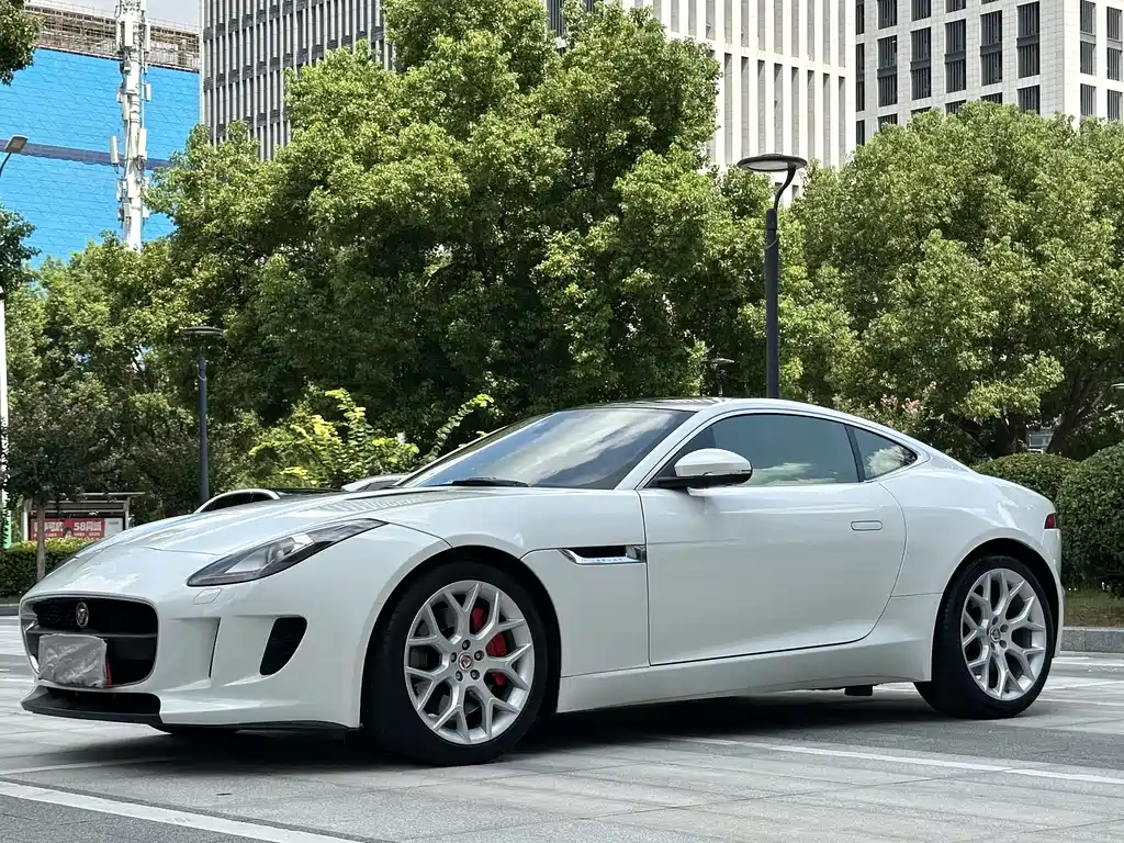 Jaguar F-TYPE 2017 — фото 1