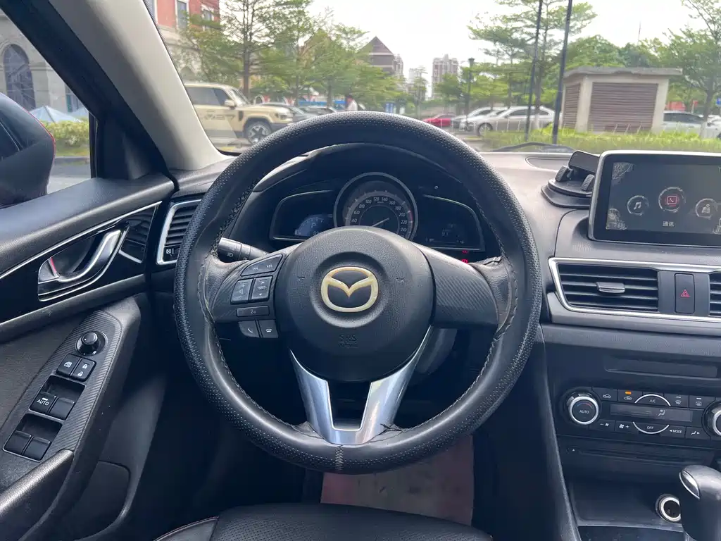 Mazda 3 Axela 2015 — фото 16