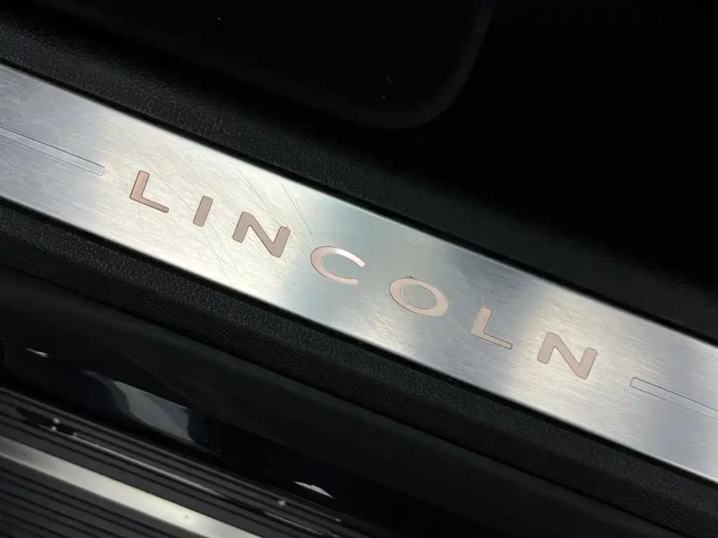 Lincoln Aviator 2020 — фото 8