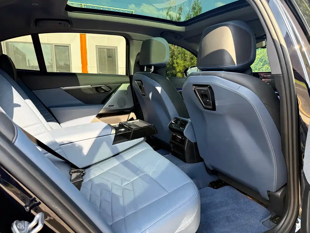 BMW i5 2024 — фото 12