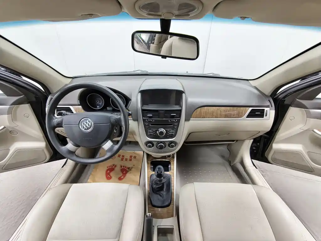 Buick Excelle 2015 — фото 9