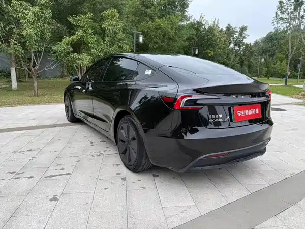 Tesla Model 3 2023