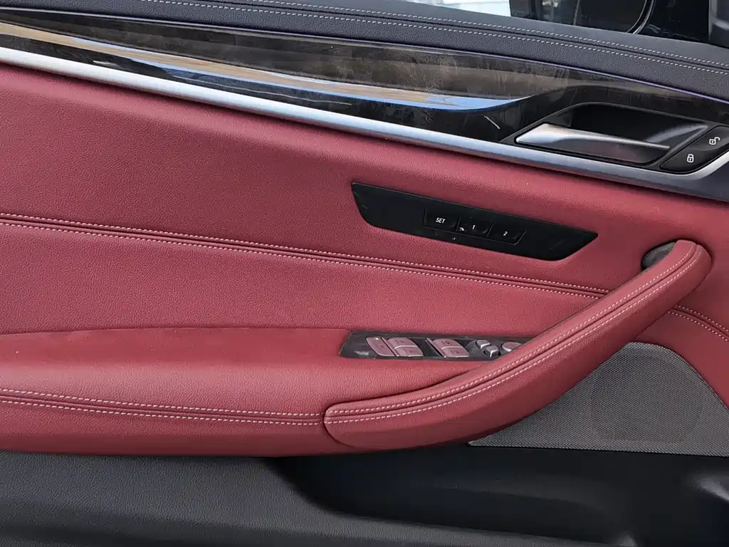 BMW 5 Series 2022 — фото 10