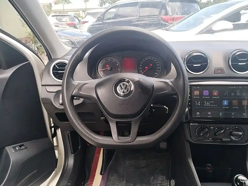 Volkswagen Jetta 2018 — фото 11