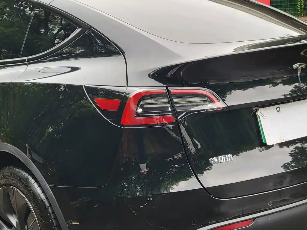 Tesla Model Y 2023 — фото 18