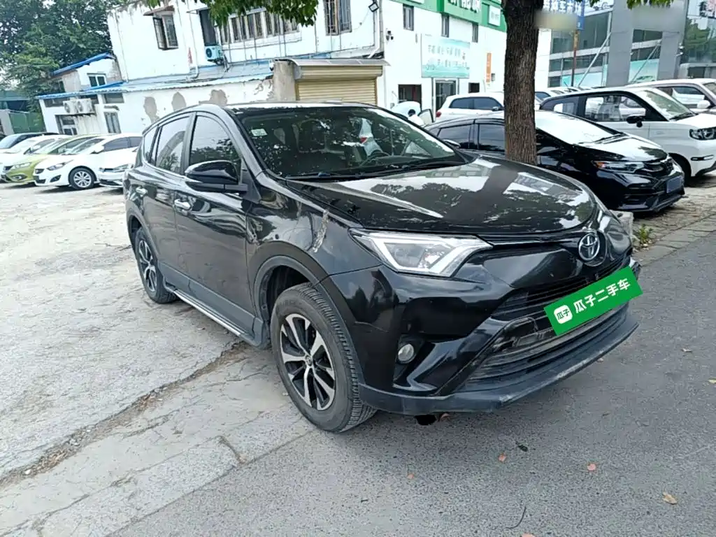 Toyota RAV4 2018 — фото 4