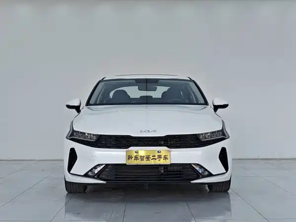 Kia K5 2025
