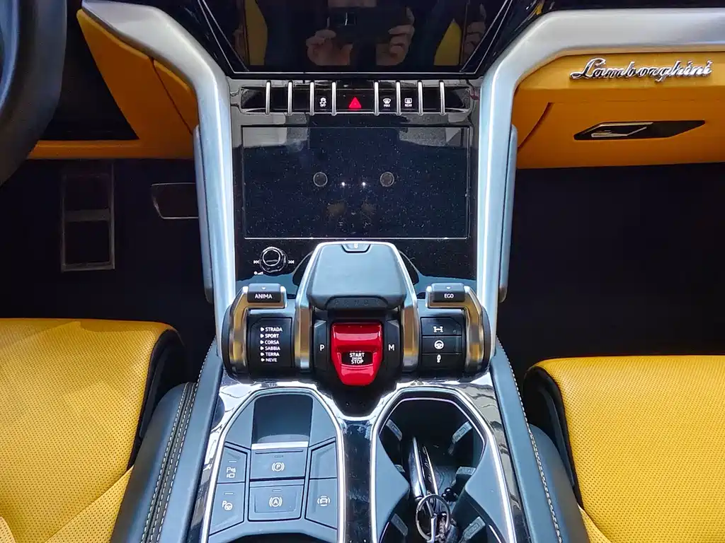 Lamborghini Urus 2022 — фото 11