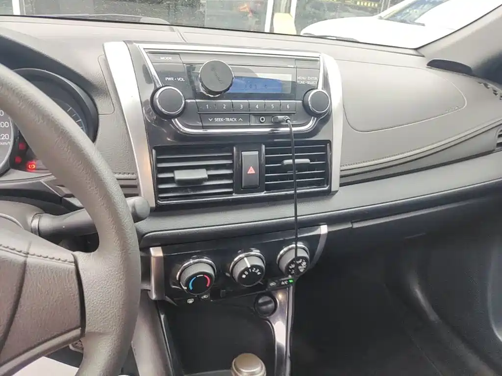 Toyota Vios 2015 — фото 13