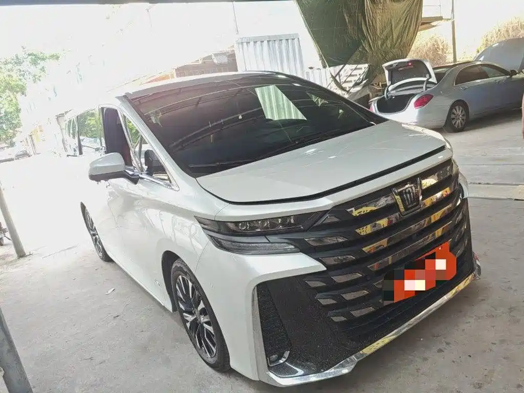Toyota Vellfire 2024 — фото 2
