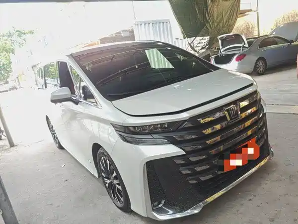 Toyota Vellfire 2024