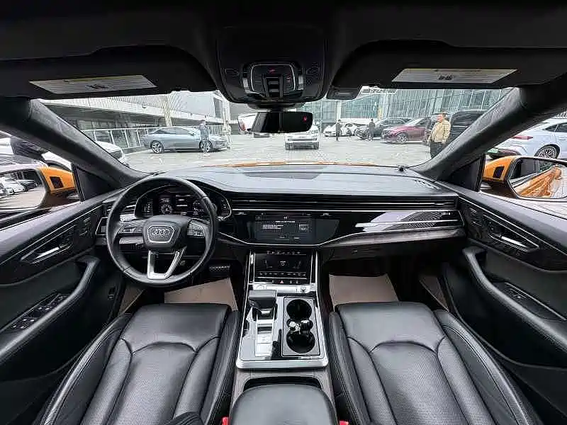 Audi Q8 2018 — фото 6