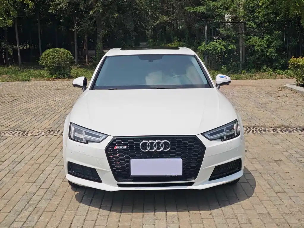 Audi A4L 2018
