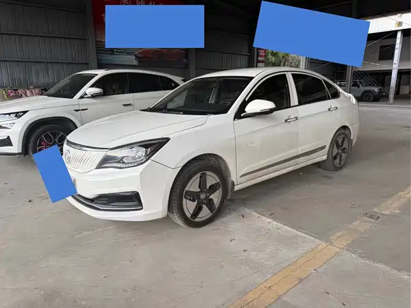 Dongfeng E70 2021