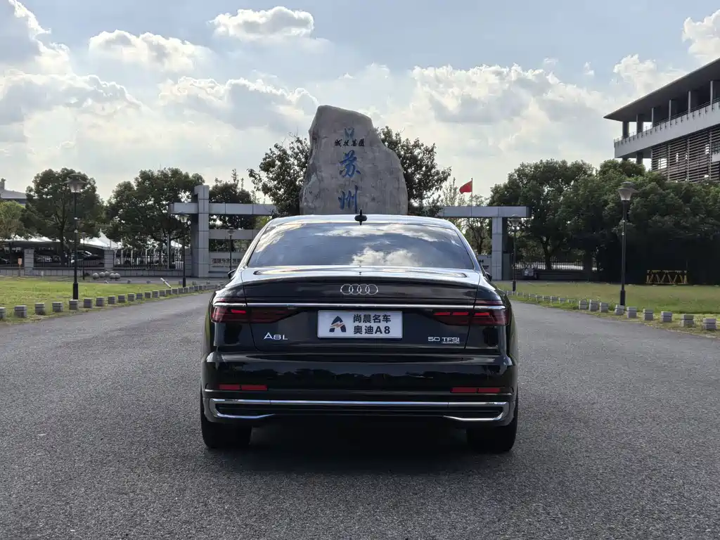 Audi A8 2023 — фото 16