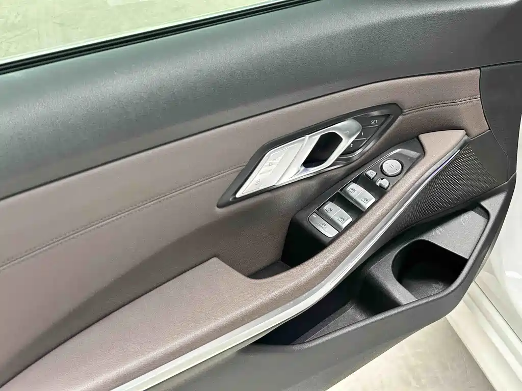 BMW 3 Series 2022 — фото 20