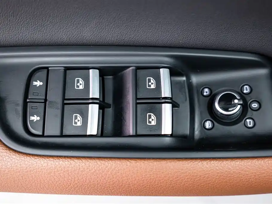 Audi Q7 2020 — фото 18
