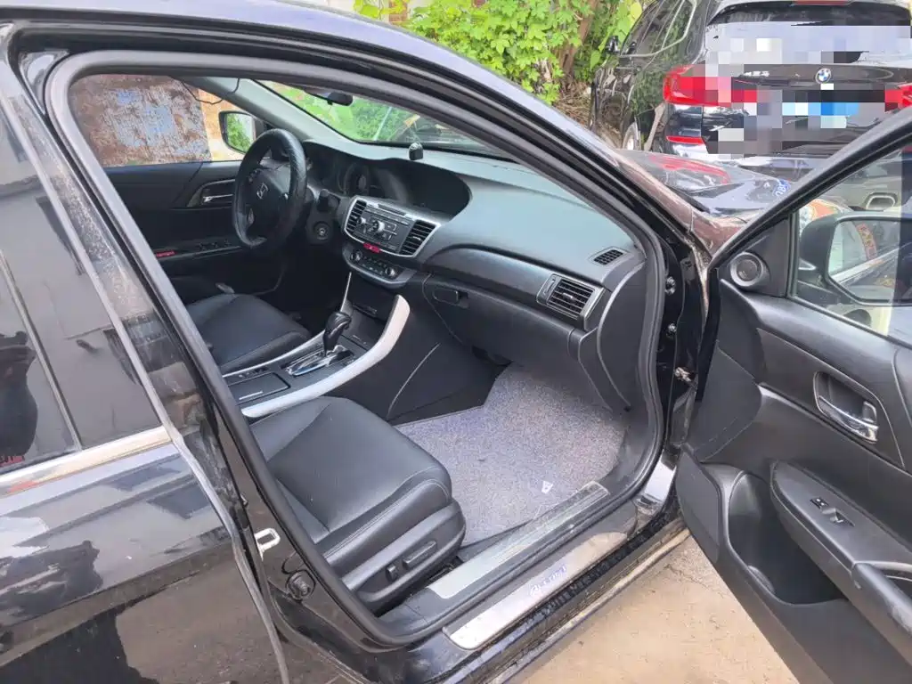 Honda Accord 2015 — фото 19