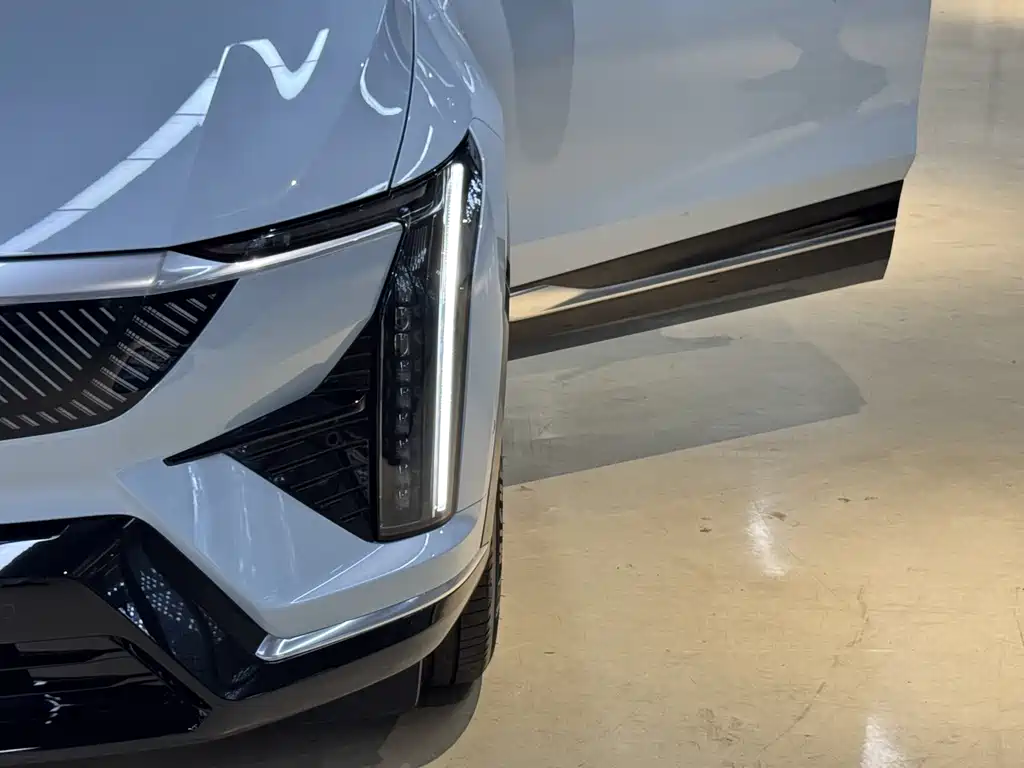 Cadillac IQ Aoge 2024 — фото 21