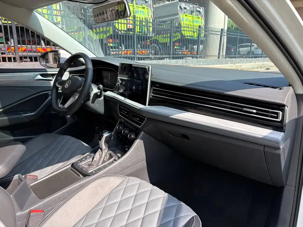 Volkswagen Sagitar 2022