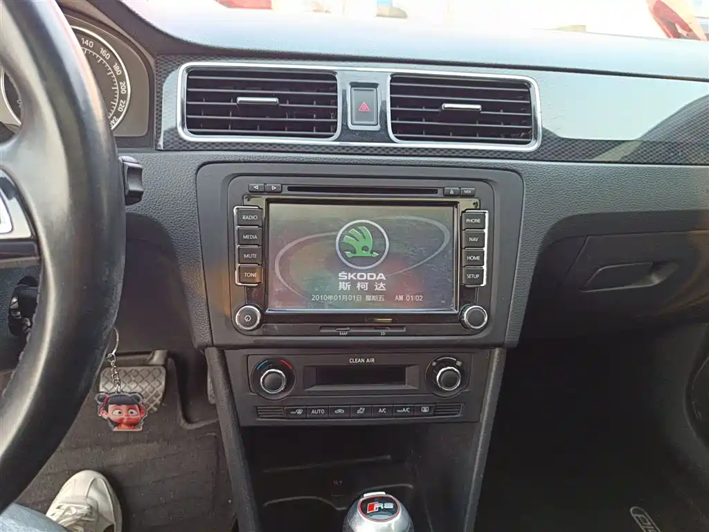Skoda Rapid Spaceback 2016 — фото 9