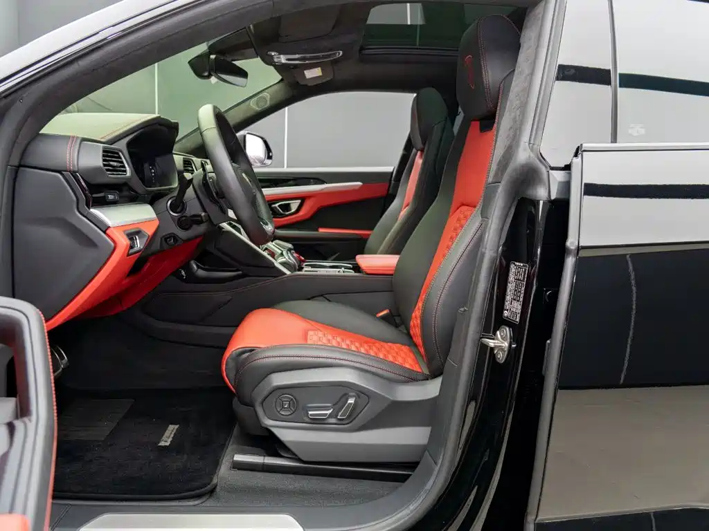 Lamborghini Urus 2022 — фото 10