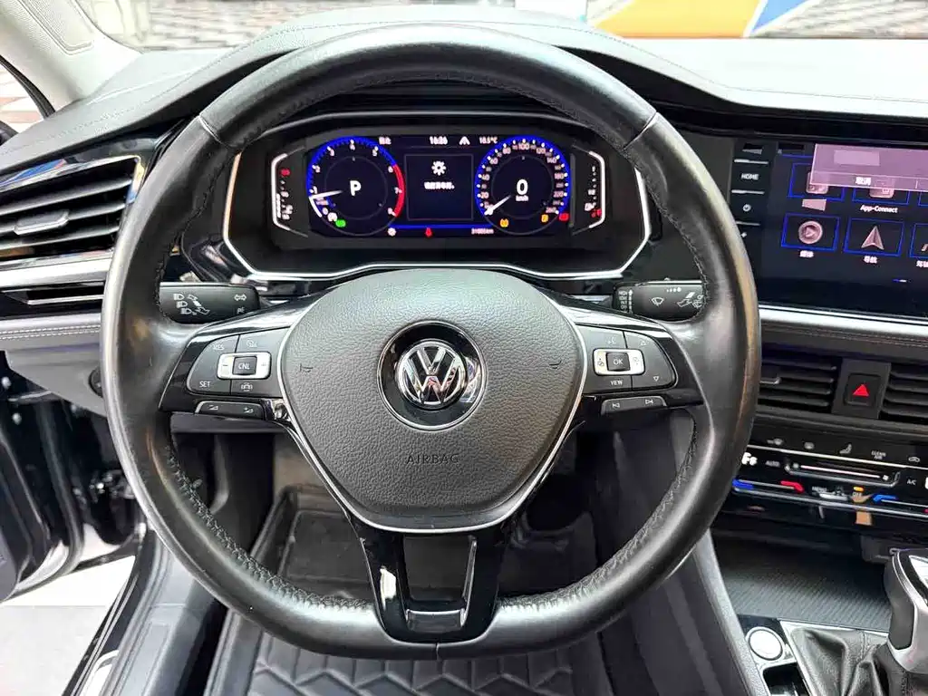 Volkswagen Sagitar 2022