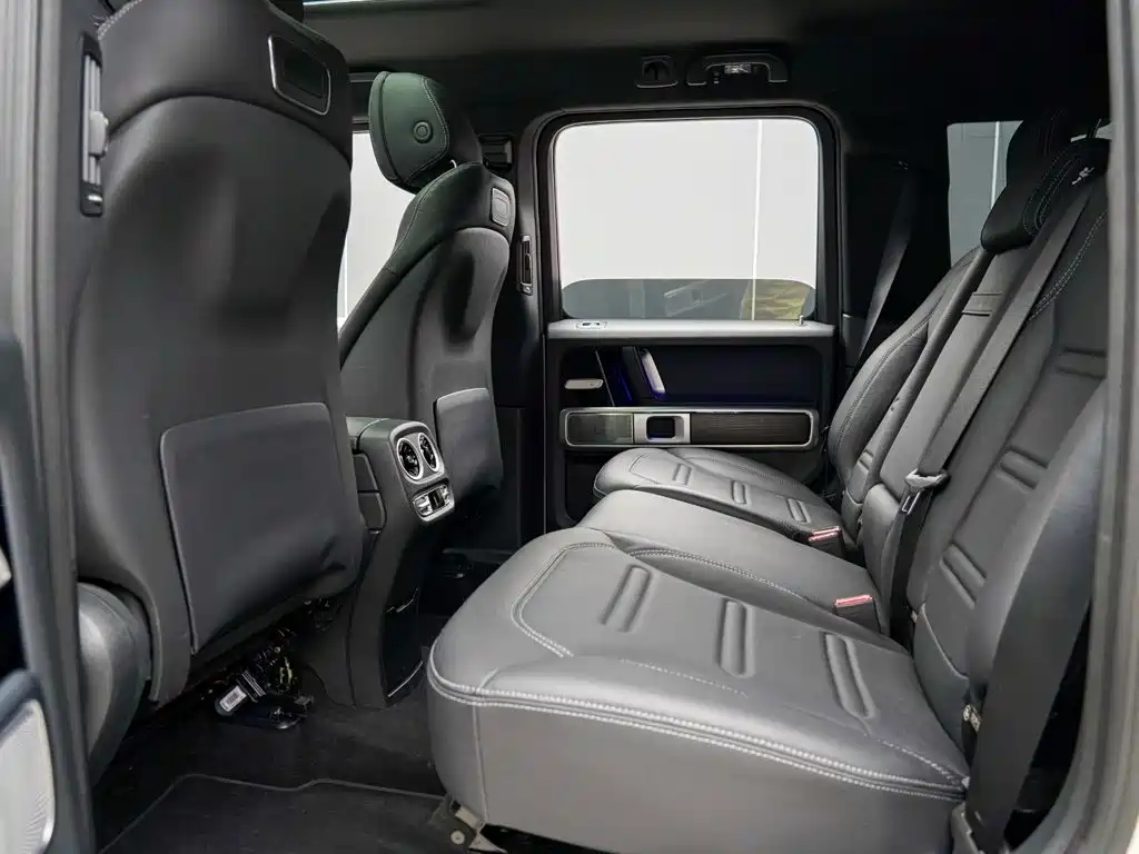 Mercedes-Benz G-Class 2023 — фото 11
