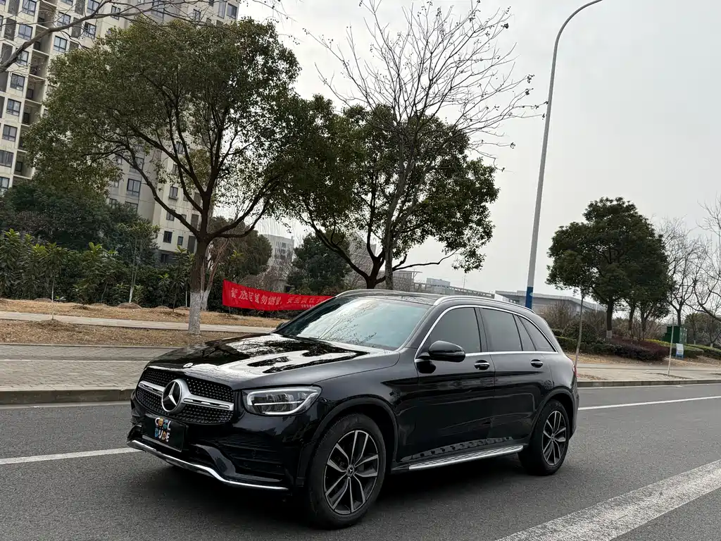 Mercedes-Benz GLC 2022 — фото 1