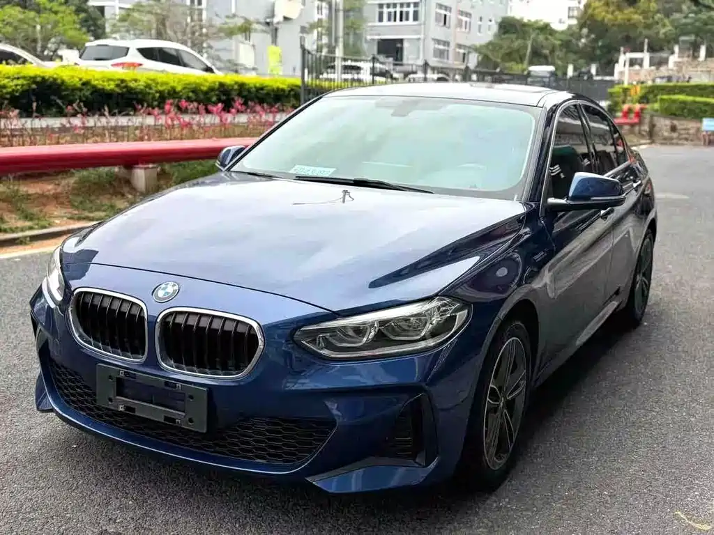 BMW 1 Series 2021 — фото 1