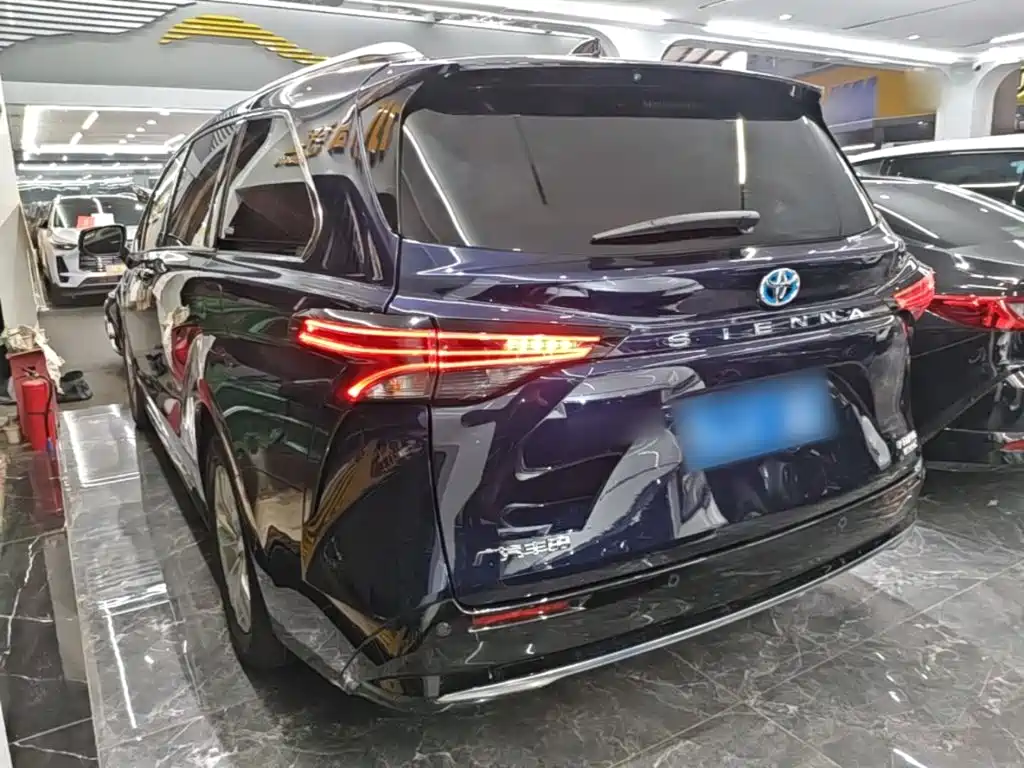 Toyota Sienna 2022 — фото 5